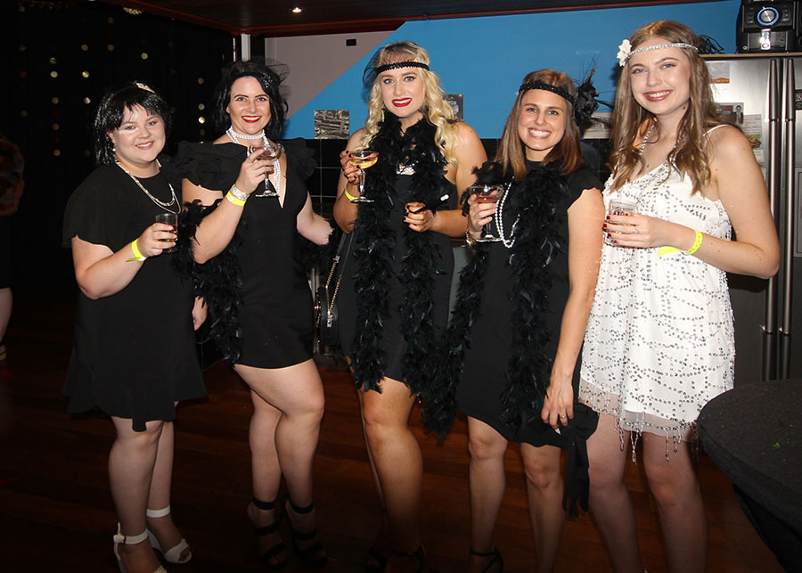 Les Anneés Folles – JCDecaux celebrates the integration of APN Outdoor into the business with a 1920s Parisian celebration