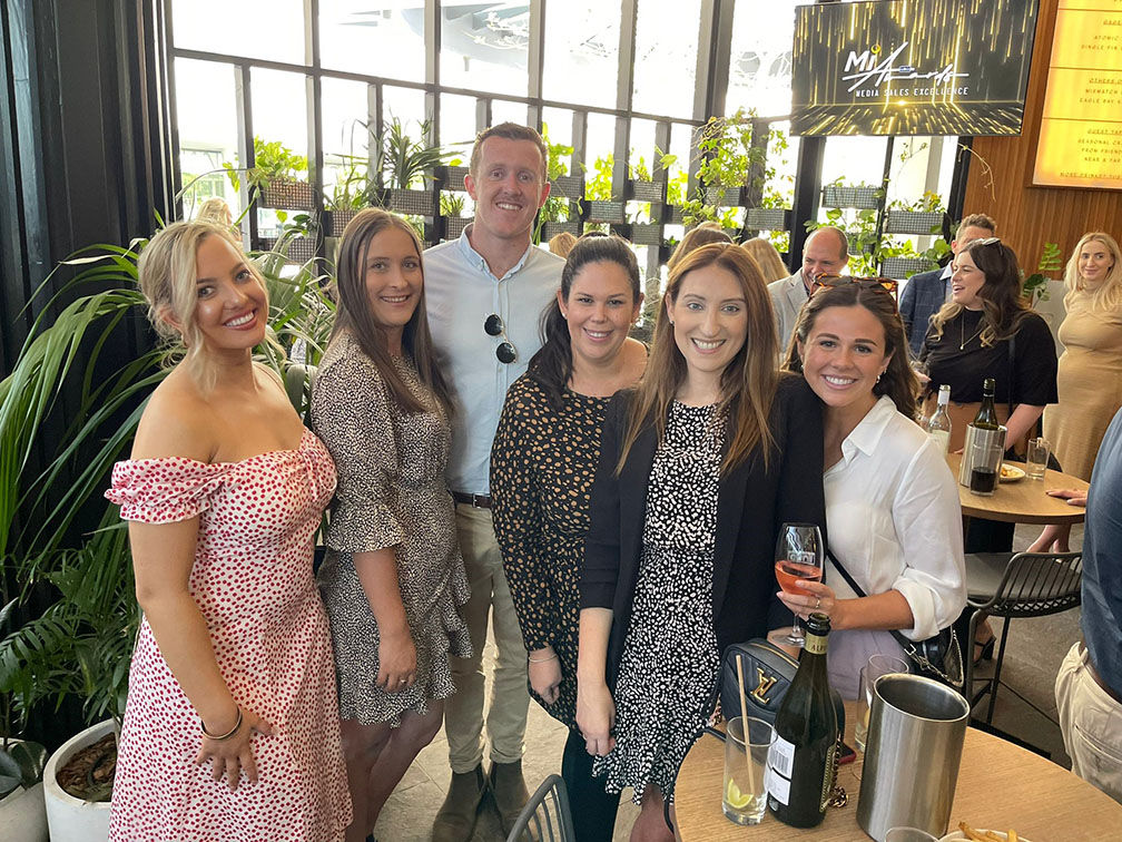 Industry gathers for screening of 2021 Media i Awards, hosted by Nine