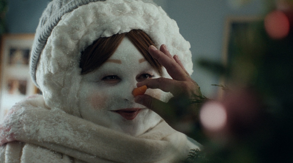 Seen+Noted: Tesco helps the U.K. ‘Become More Christmas’ in heart-warming TV spot via BBH