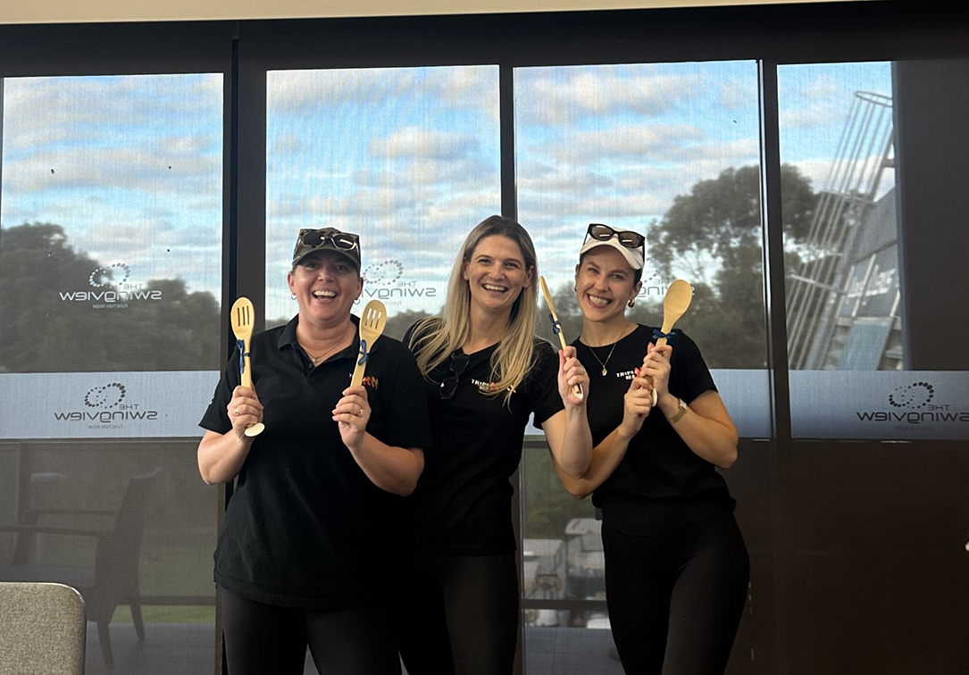 Longreach and Perth’s media industry tee off for Perron Institute at annual golf day
